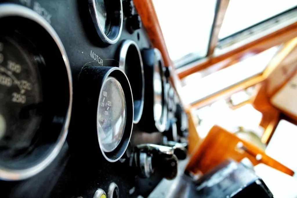 Jackie O Classic Luxury Yacht & Boutique Hotel Cape Town Botel