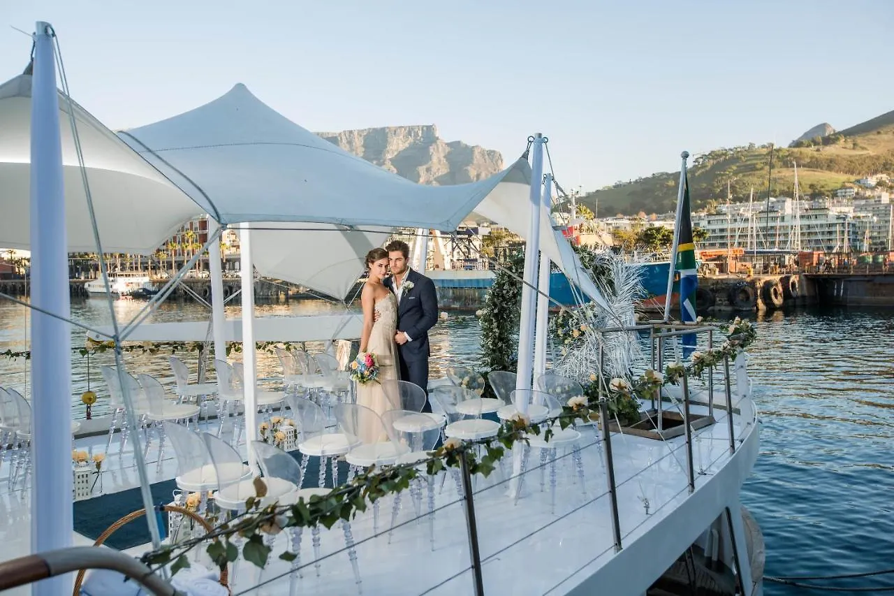 Jackie O Classic Luxury Yacht & Boutique Hotel Cape Town 0*,  South Africa