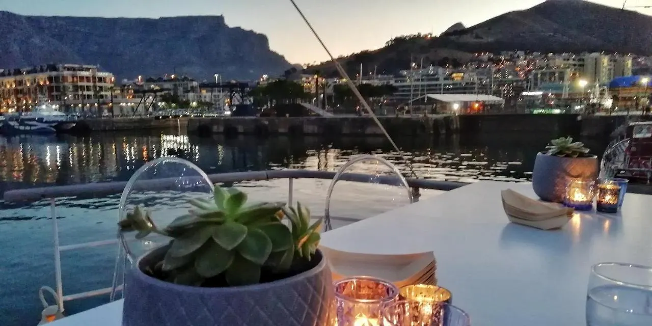 Jackie O Classic Luxury Yacht & Boutique Hotel Cape Town Botel