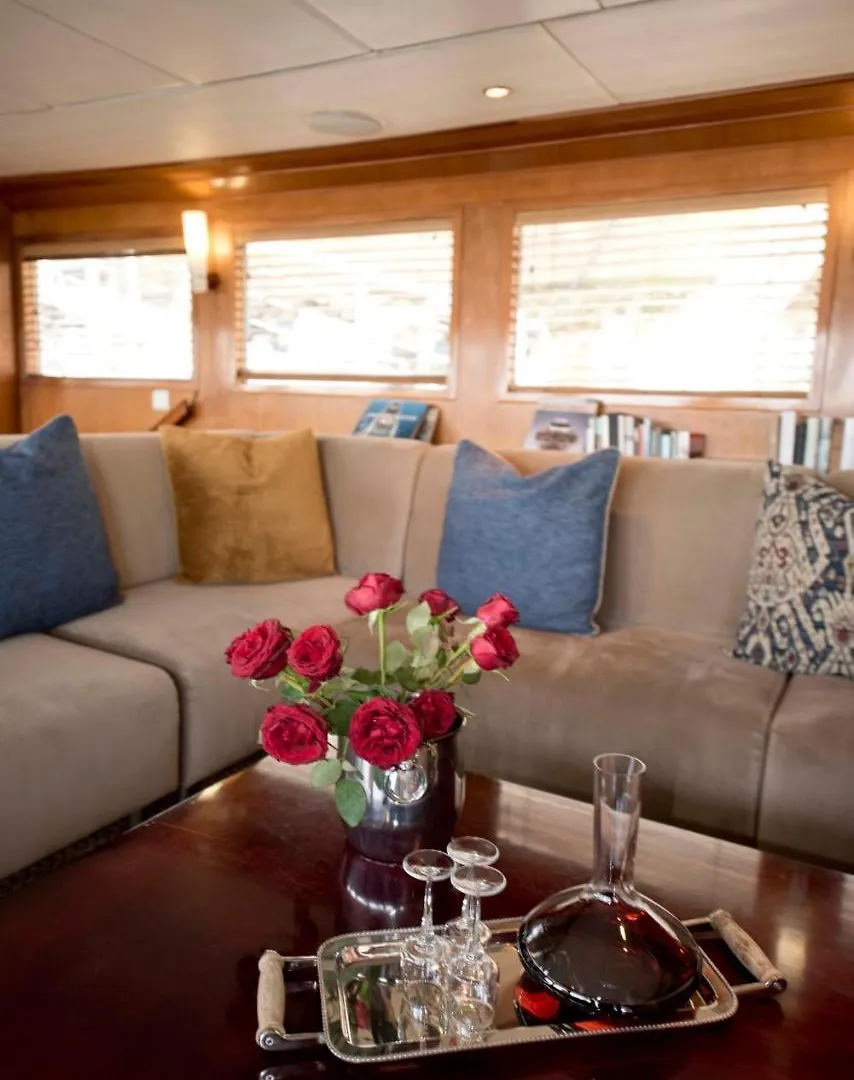 Jackie O Classic Luxury Yacht & Boutique Hotel Kapstadt