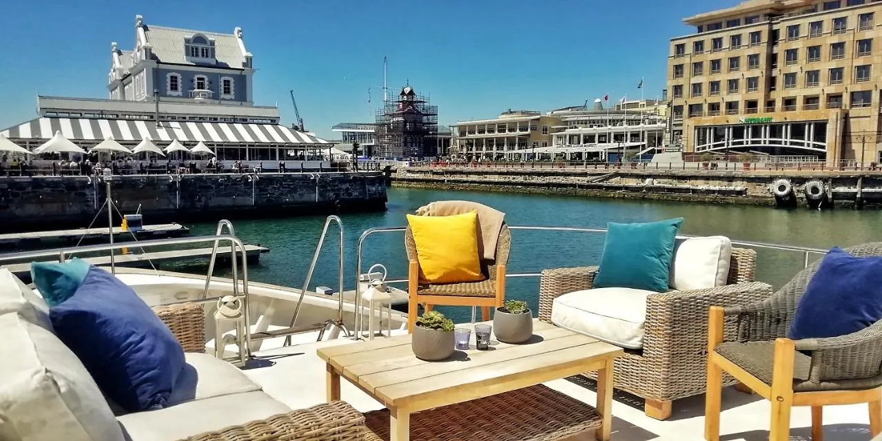 Jackie O Classic Luxury Yacht & Boutique Hotel Kapstadt Südafrika