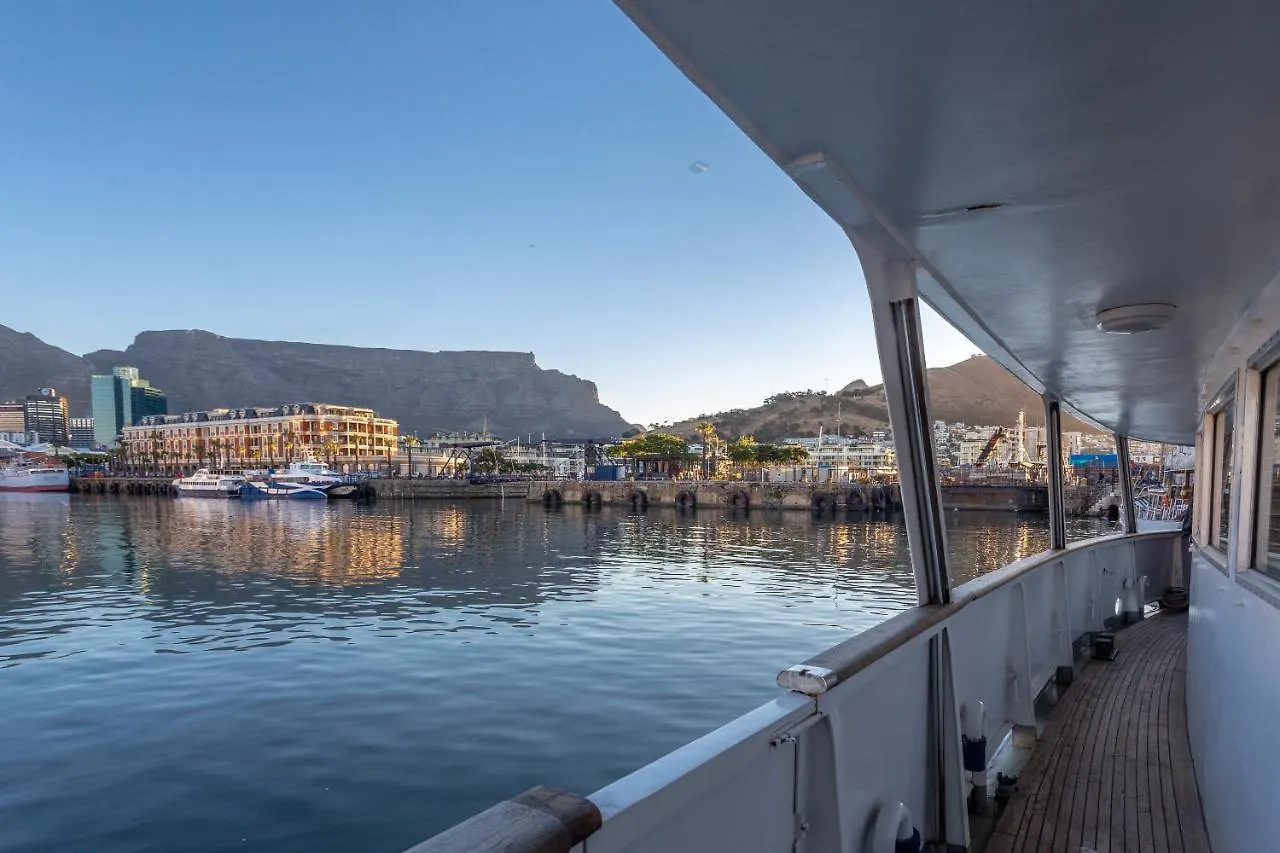 Jackie O Classic Luxury Yacht & Boutique Hotel Kapstadt