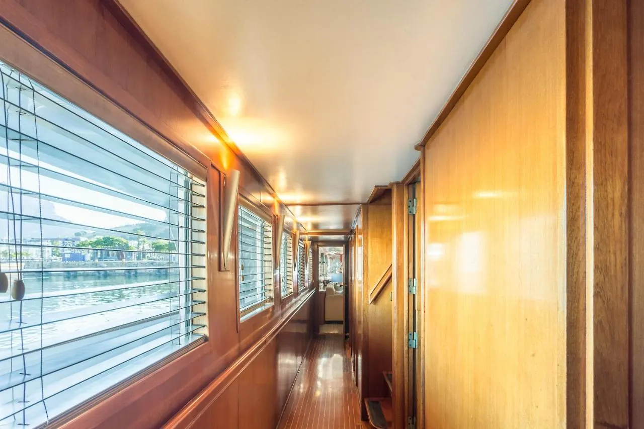 Jackie O Classic Luxury Yacht & Boutique Hotel Kapstadt Südafrika