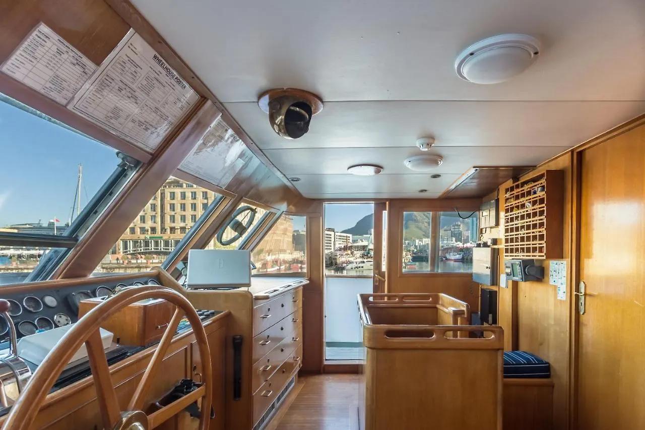 Jackie O Classic Luxury Yacht & Boutique Hotel Cape Town Botel
